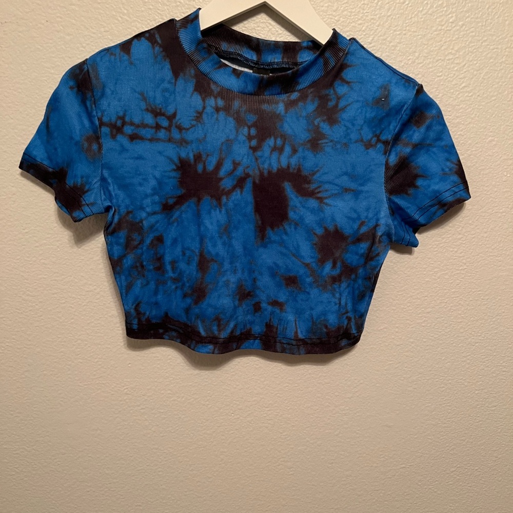 Black and blue neon/tie dye crop top
